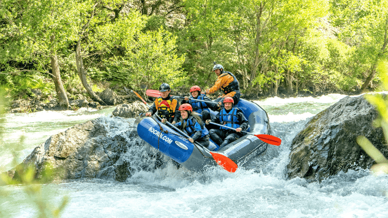 Explora el Pirineo: Pack Pura Experiencia de Aventura y Alojamiento