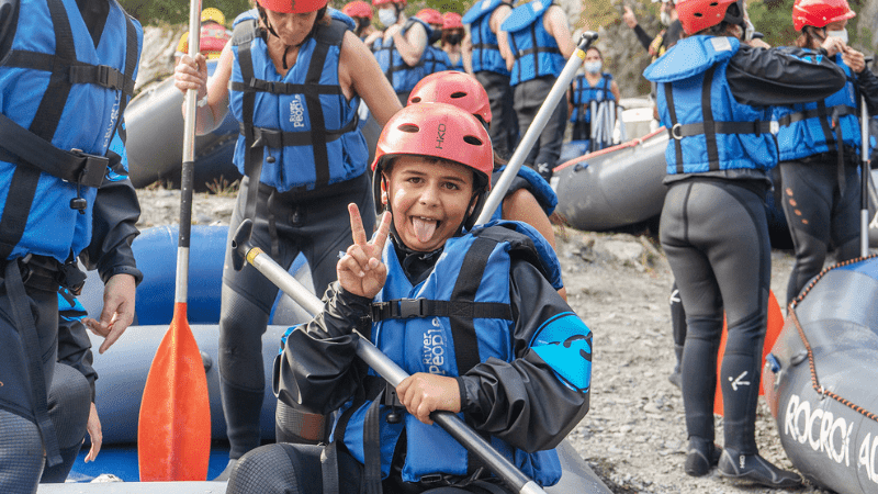 Kayaking, rafting and paddle surfing: the most popular adventure activities with children in the Pyrenees and the Mediterranean