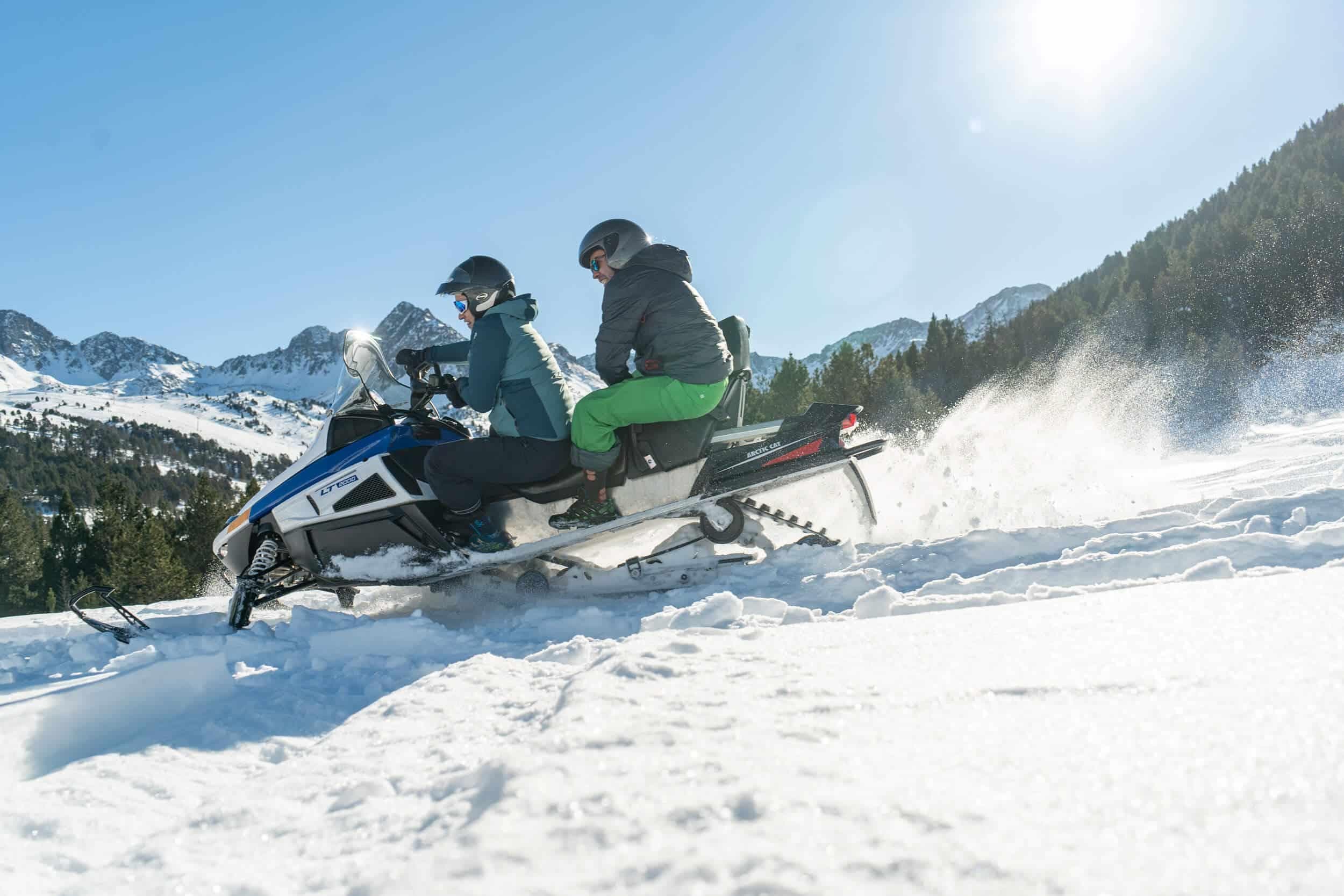 Alquila tu moto de nieve