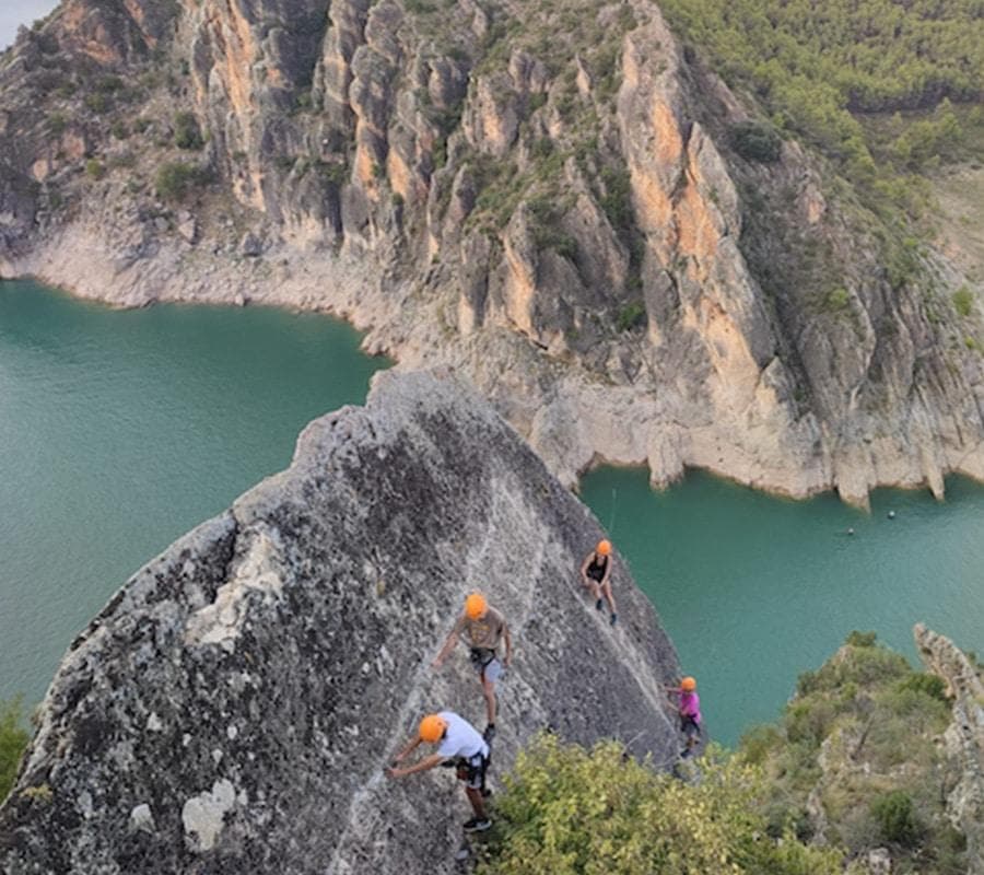 Planes de aventura para el Día del Pilar cerca de Madrid - Actividades al aire libre