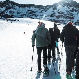 COM EQUIPAR-SE CORRECTAMENT EN UNA SORTIDA AMB RAQUETES DE NEU