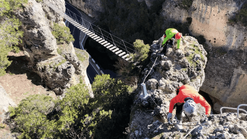 Explora las Mejores Actividades de Escalada cerca de Barcelona: Vías ferratas y cursos de escalada