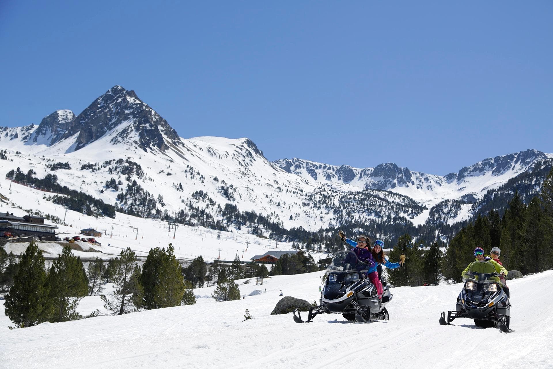 Donde practicar actividades de aventura en la nieve diferentes al esquí