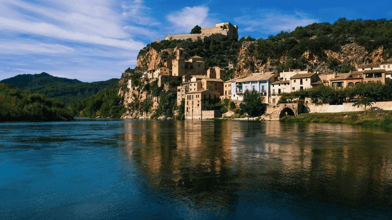 Descubre Miravet con pura experiencia: Turismo activo