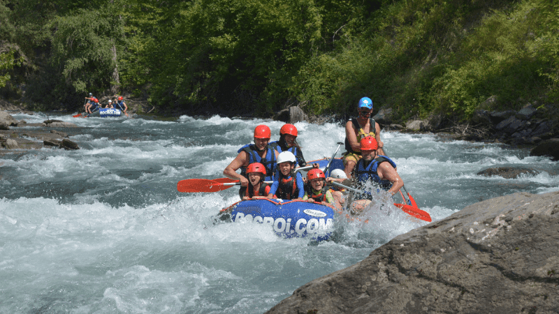 Beneficios del rafting: ¿por qué este deporte de aventura mejora tu salud ?