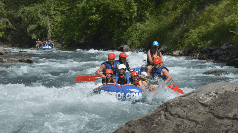 Beneficios del rafting: ¿por qué este deporte de aventura mejora tu salud ?