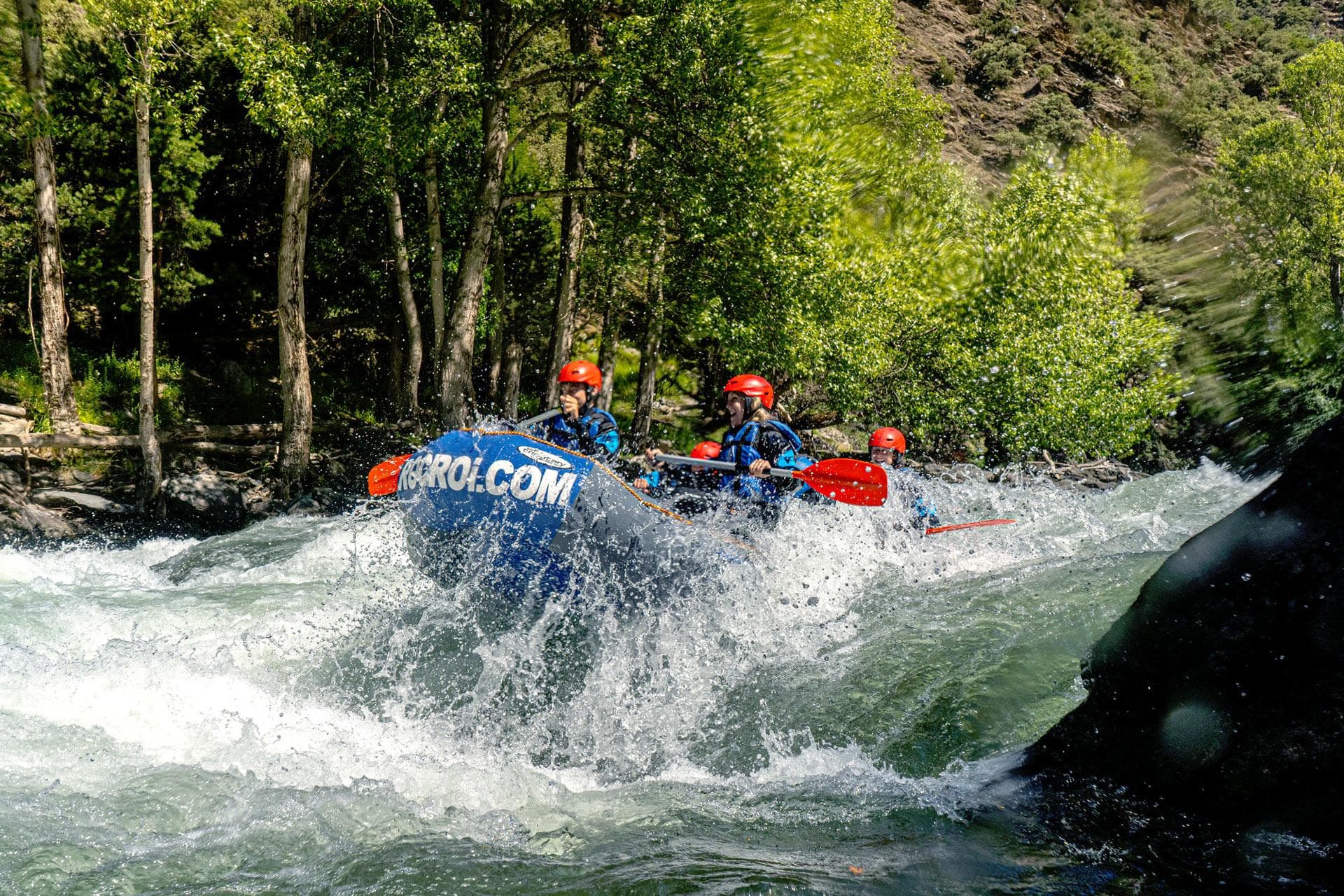 Rafting de Llavorsí a Montardit: El tramo con el que vivirás la verdadera esencia del Pirineo