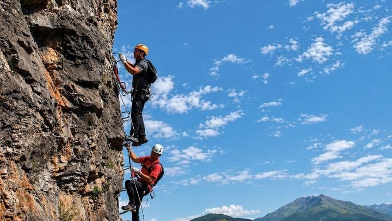 Activités d'aventure RocRoi à Pont de Suert : rafting, kayak et via ferrata