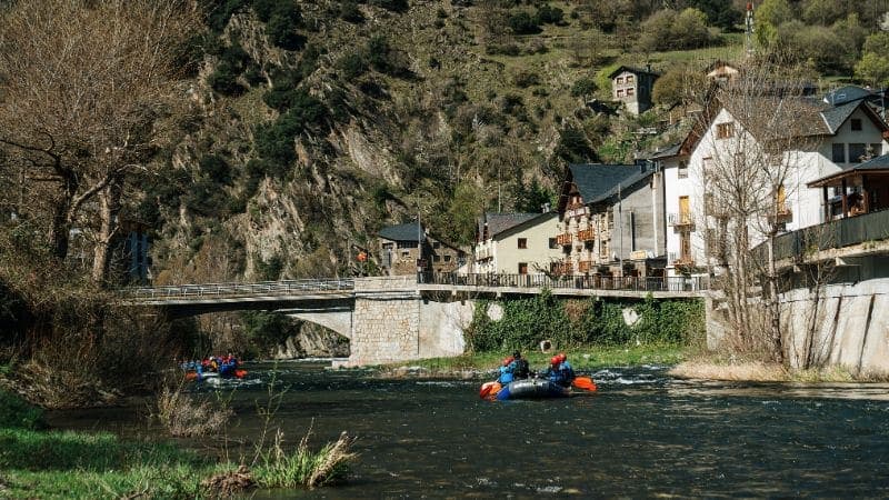 Aventura en el Pirineo: qué hacer y cómo explorar su naturaleza