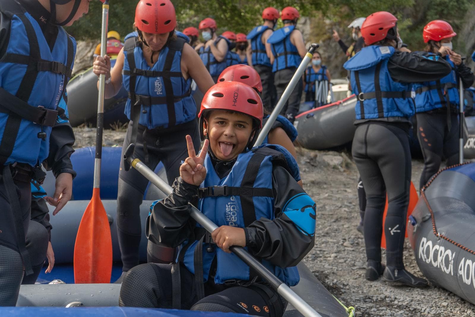 What is a day of rafting and its sensations? Fun and extreme adventure on the river with family and friends