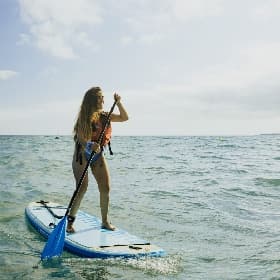 Stand up Paddle on the seashore or in the rough waters of a river? Water sports for all tastes