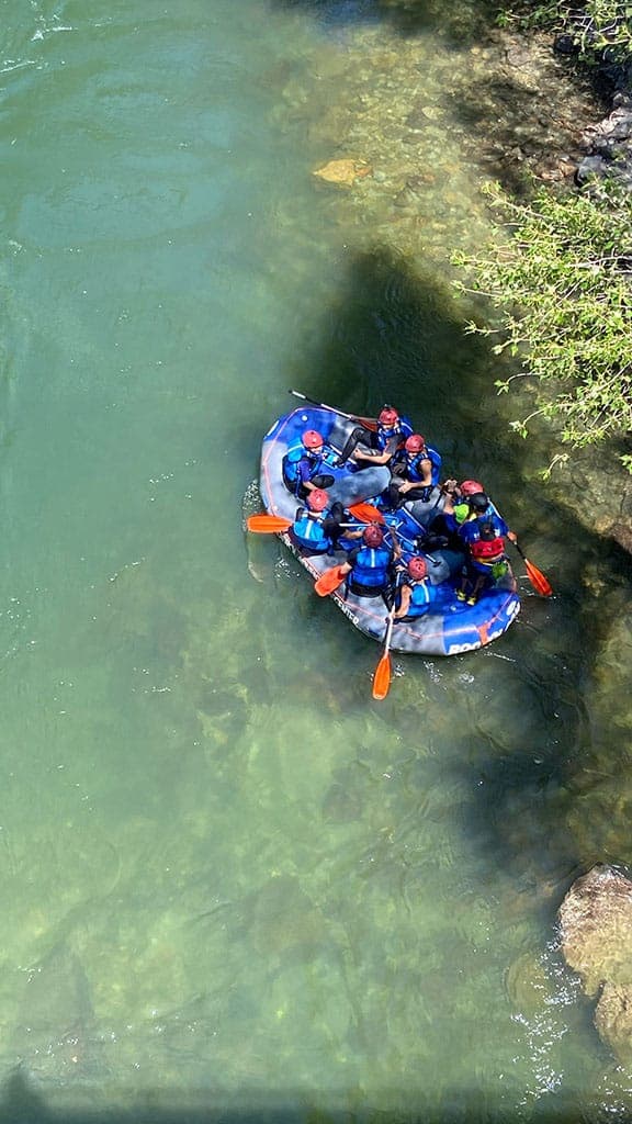 Rafting de Llavorsí a Collegats, 52 km amb menjar VIP - Llavorsí