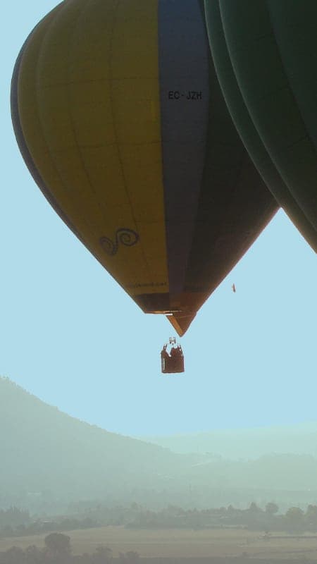Vuelo en Globo Barcelona: sobrevuela Montserrat al amanecer
