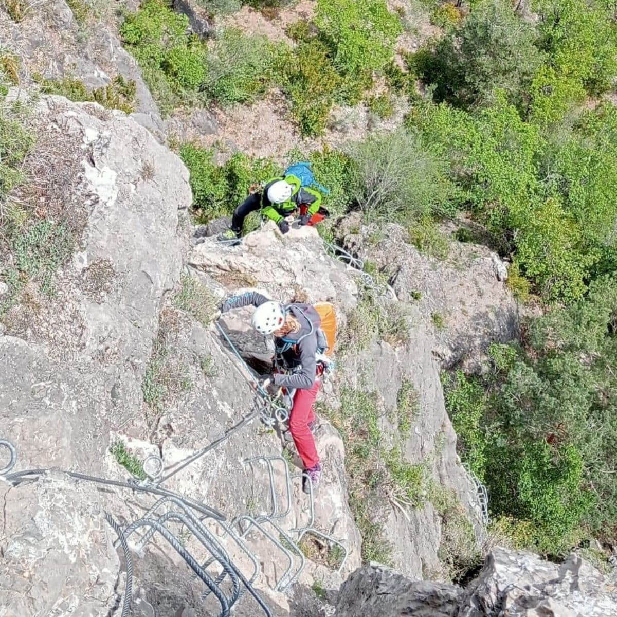 Pirineos de Lleida: COMBO 2 DIAS Vía ferrata + Raquetas de nieve – Boí Taüll y Pont de Suert