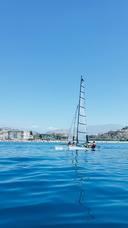 2h Excursión en Catamarán por el entorno de la Caleta, Granada