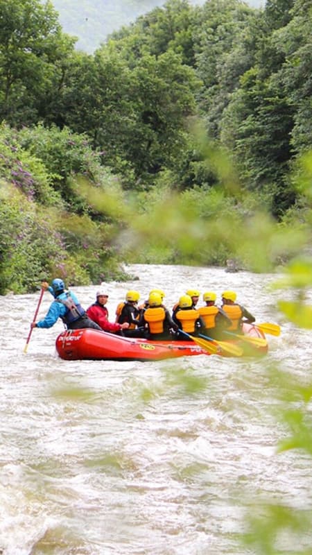 Rafting Valle de Aran, de Les a Pont de Rei i circuit multiaventura groc: Val d’Aran