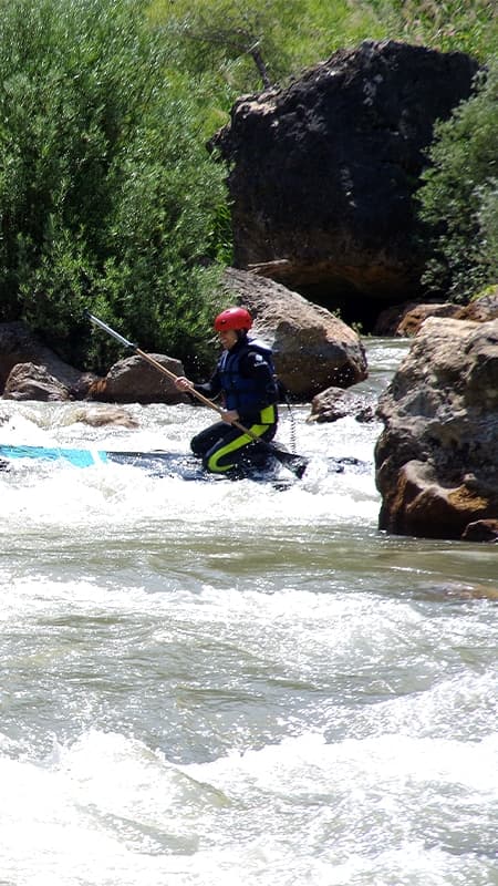Jaén: Descente guidée de 7 km en paddle surfing en eaux vives dans le Guadalquivir