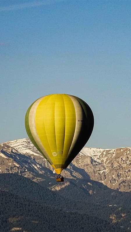 Vol en Montgolfière en Cerdagne : aube sur les Pyrénées Orientales