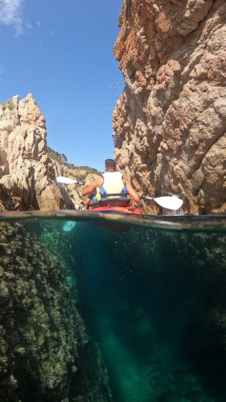 2h Ruta Guiada en Open Kayak Doble y Snorkel a Cala Canyelles a Lloret de Mar: Costa Brava