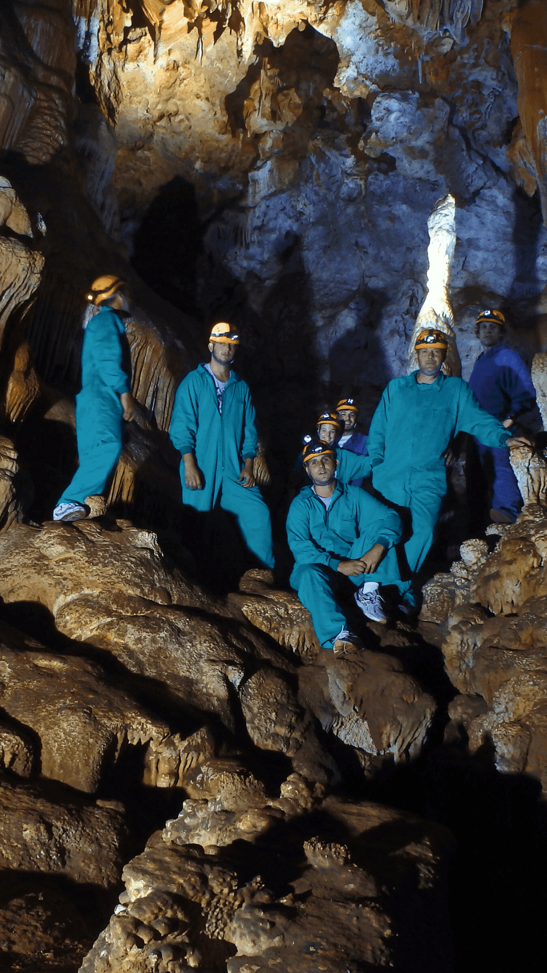 Espeleologia Cueva de las Maravillas · Iniciació Familiar a Venta del Moro (València)