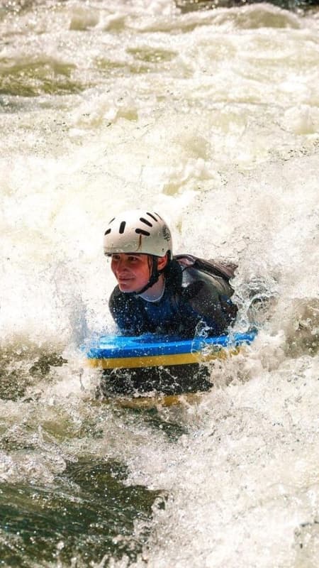 Hidrospeed a La Seu d'Urgell: cos a cos amb els ràpids del canal olímpic del Segre