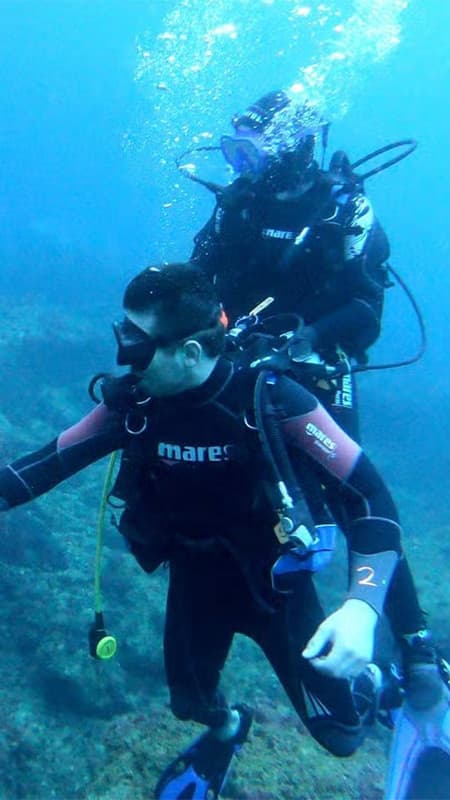 Bautizo de buceo en L'Estartit en la reserva marina del Montgrí, Costa Brava