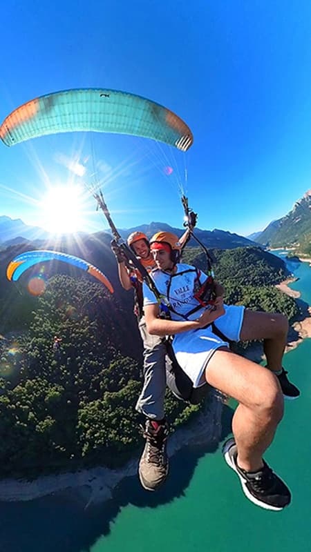 Vuelo en Parapente con vídeo 360º en el Valle de Tena: Huesca