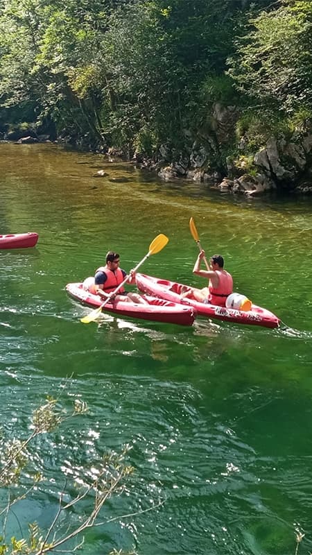 Descenso en canoa por el río Deva — 12 km, ruta completa hasta Tina Mayor