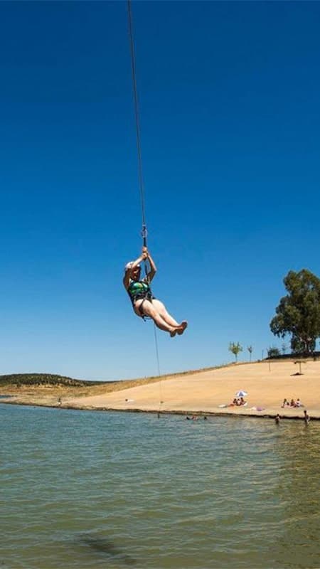 Réservoir d'Aguijón : Double descente en tyrolienne de 35 m de long et 15 m de haut à Badajoz
