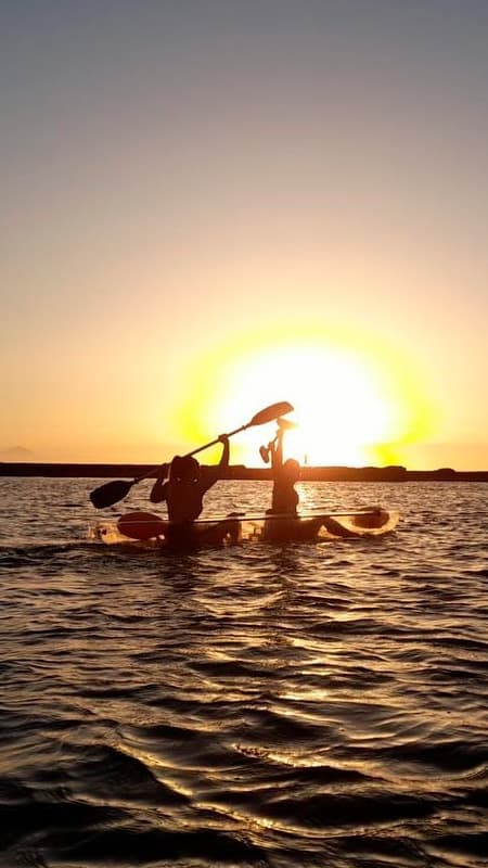 Las Palmas de Gran Canaria : Itinéraire nocturne guidée de 1h30 en kayak transparent sur la plage de Las Canteras