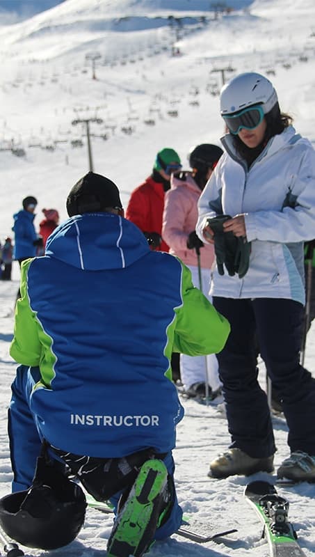 Sierra Nevada: Classes particulars d´esquí de 6h en cap de setmana a Granada