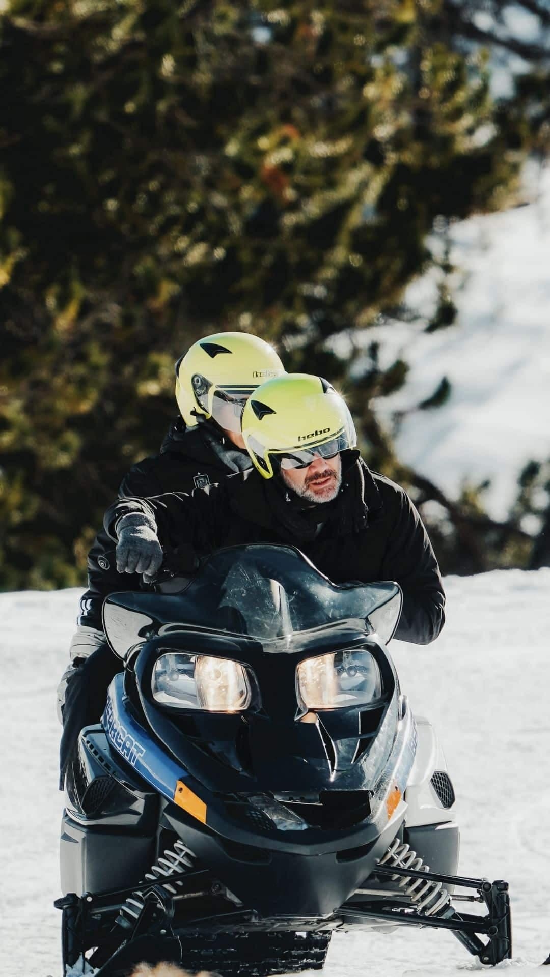 Andorra: Moto de neu doble passeig de 15 minuts a Grau Roig