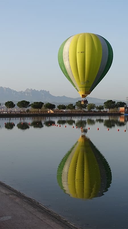 Vuelo en Globo Barcelona: sobrevuela Montserrat al amanecer