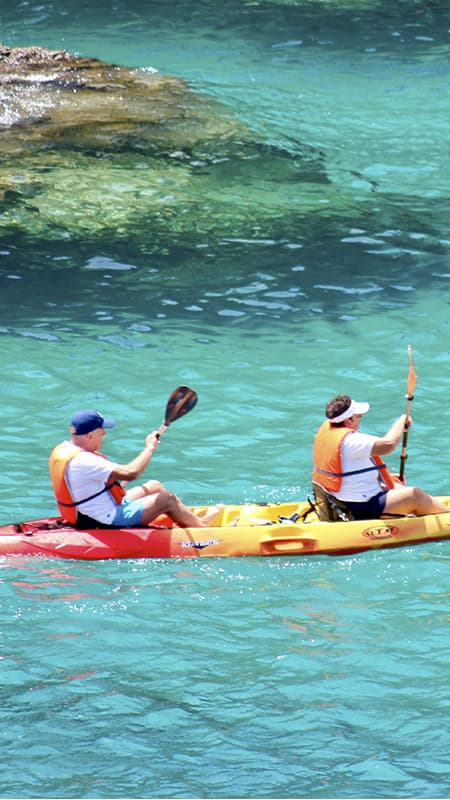 Lanzarote: Guided kayak tour of 2h in Playa Blanca