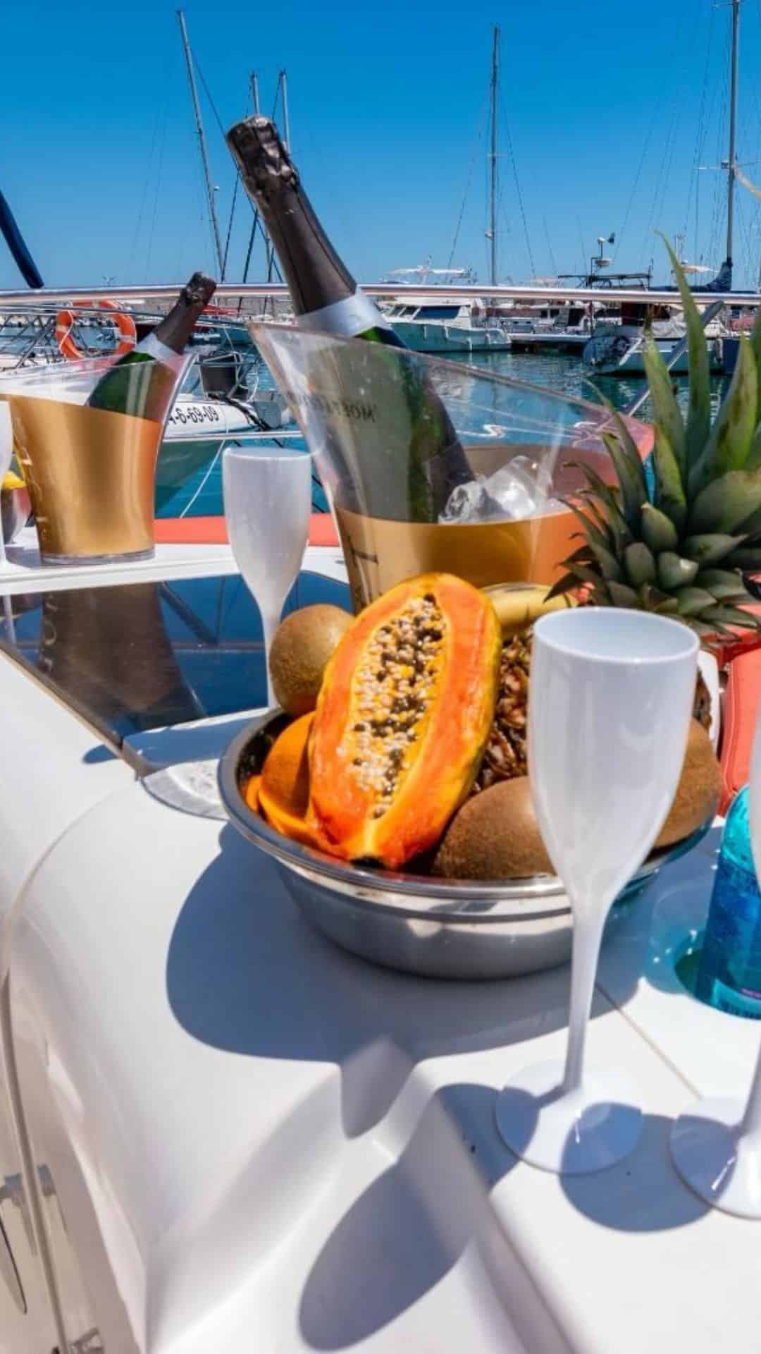 Private Boat Hire with Drinks and Skipper in Fuengirola, Málaga