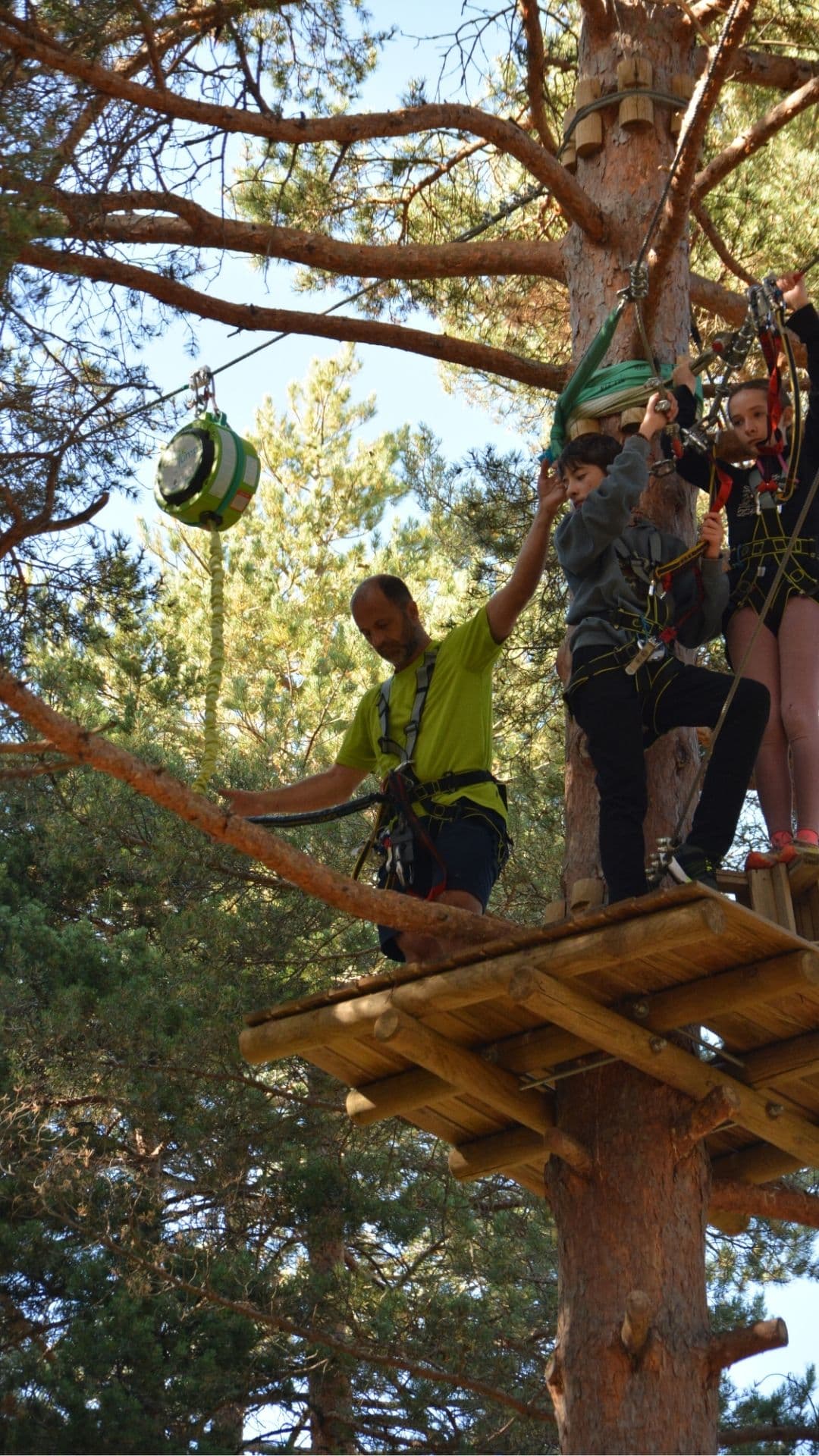 Parc d'Aventura Pedraforca: Tirolinas i Puenting al Berguedà