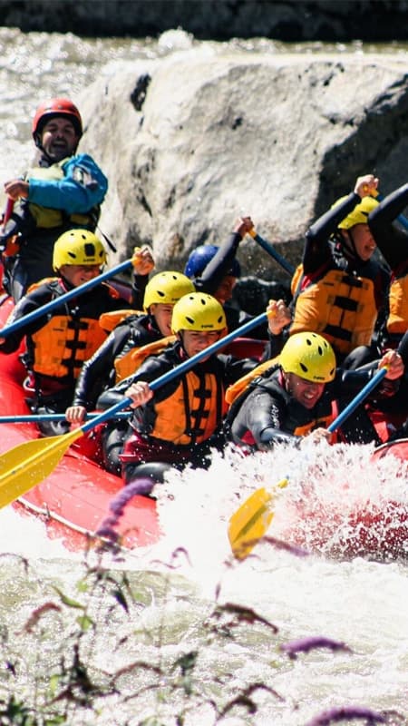 Multiaventura Infantil en el Valle de Arán: Rafting de Les a Pont de Rei y via ferrata Cledes de nivel K2