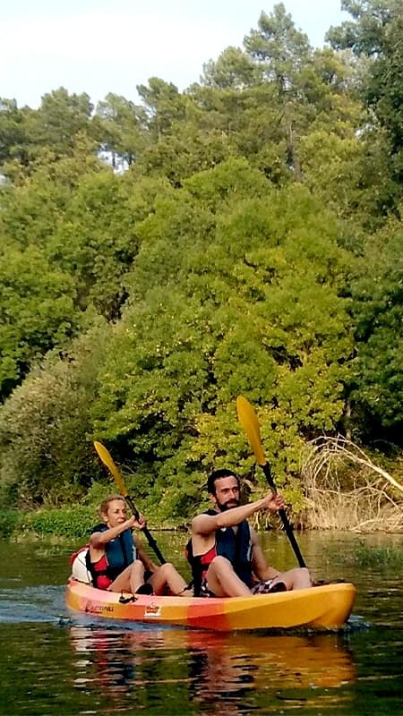 Parc Regional de la Serra de Gredos: Descens guiat amb caiac al riu Tiétar de 5km ​