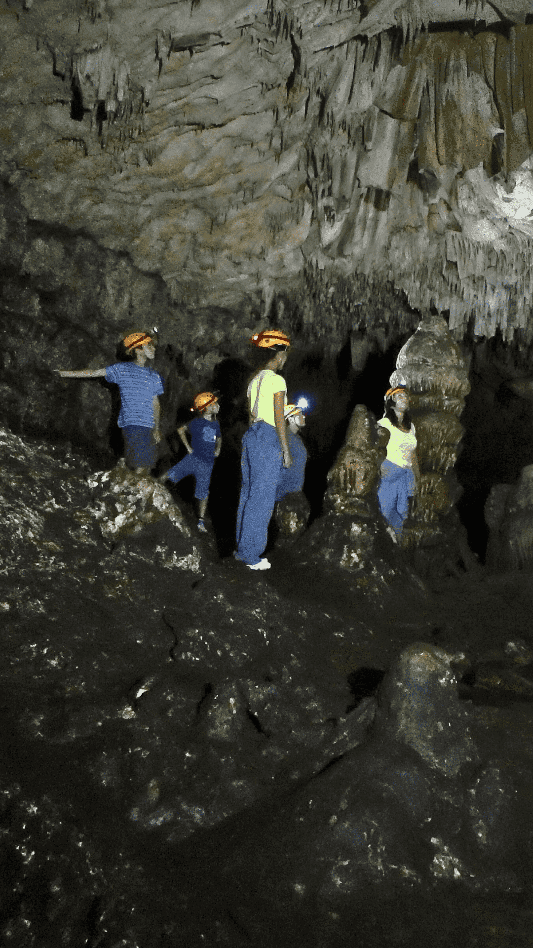 Espeleologia Cueva de las Maravillas · Iniciació Familiar a Venta del Moro (València)