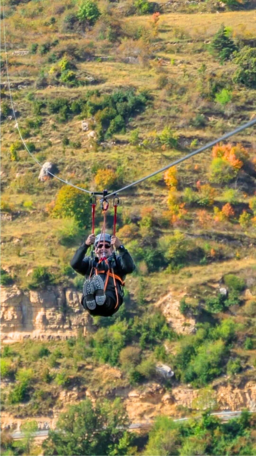 Tirolina Cantavieja: vol doble d'1 km a 90 km/h sobre el canyó del Maestrat