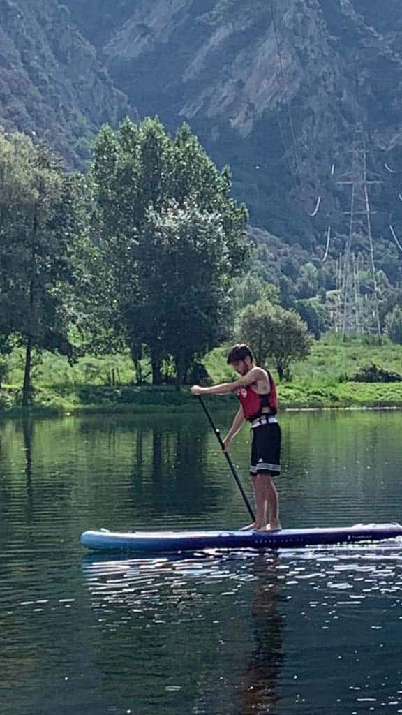 30 min Stand Up Paddle Rental in Torrassa Lake, La Guingueta d’Àneu