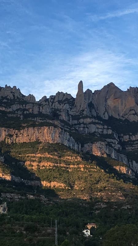 Escalada Barcelona: 4h en la aguja de Cavall Bernat en el Parque Natural de Montserrat