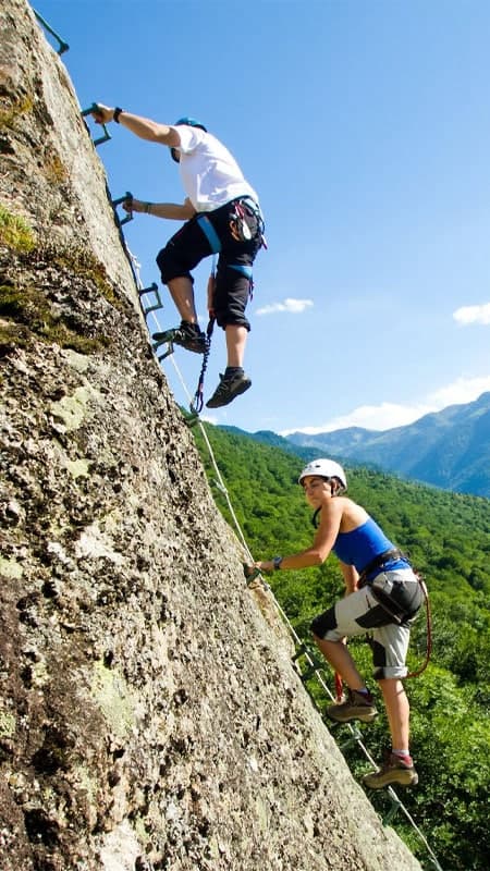 Multiaventura Infantil en el Valle de Arán: Rafting de Les a Pont de Rei y via ferrata Cledes de nivel K2
