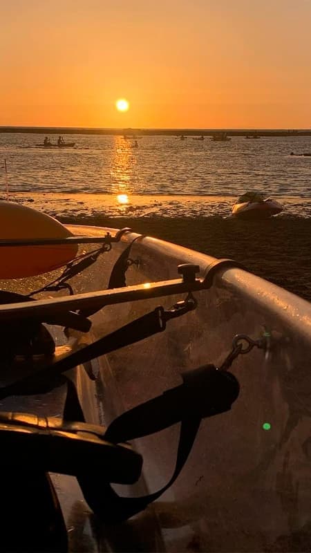 Las Palmas de Gran Canaria : Itinéraire nocturne guidée de 1h30 en kayak transparent sur la plage de Las Canteras