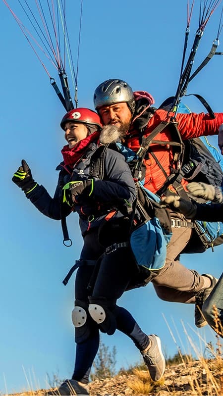 Madrid: 30 min paragliding flight as a couple with video
