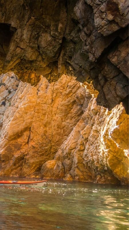 Alquiler de Kayak en Palamós de 1 o 2 Horas: Aventura y Libertad en la Costa Brava para Todos