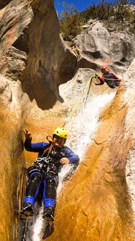 Multiactivité: Rafting de Les à Pont de Rei, circuit multi-aventure avec tyrolienne géante et canyoning à Bausen - Val d’Aran