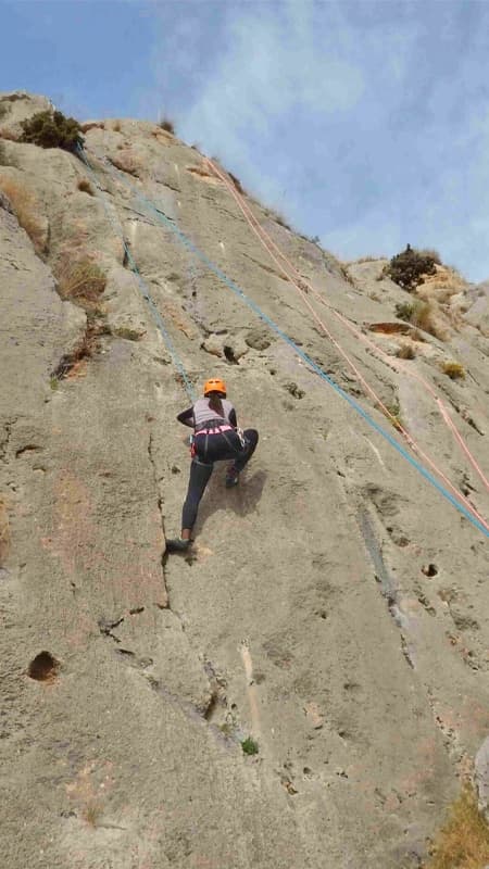 Escalada familiar de 5h en Onil, Alicante