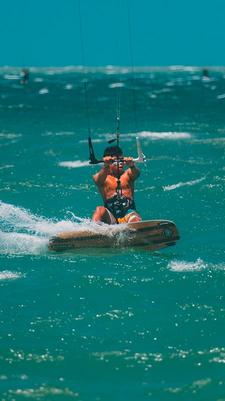 Tarifa: Curs de kitesurf privat de 3, 4 o 5 dies - Nivell iniciació
