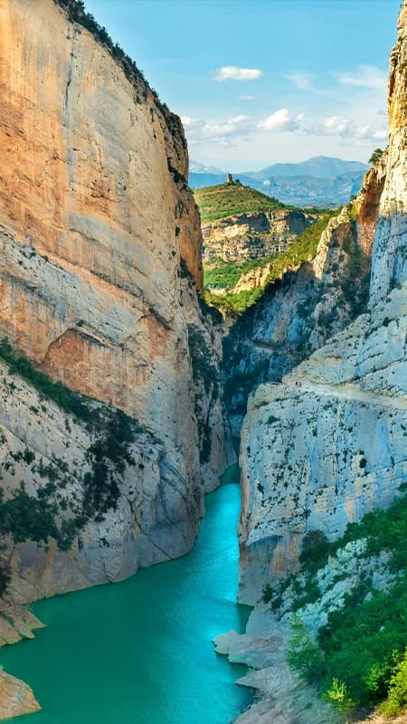 Alquiler de e-bike en Mont-Rebei: rutas con vistas al congost desde el Montsec, Àger (Lleida)